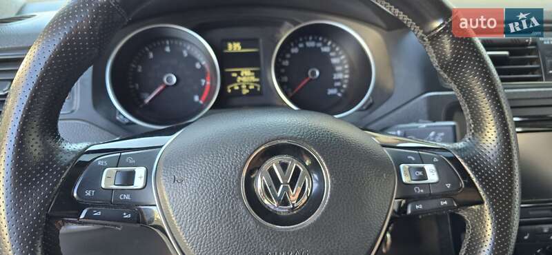 Седан Volkswagen Jetta 2014 в Черновцах