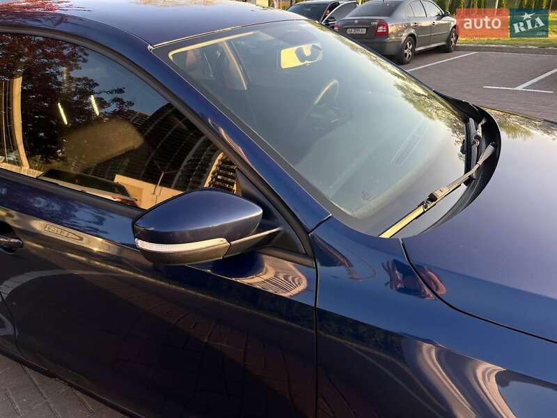 Седан Volkswagen Jetta 2010 в Киеве