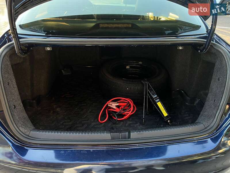 Седан Volkswagen Jetta 2010 в Киеве