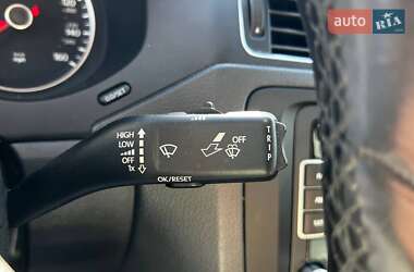 Седан Volkswagen Jetta 2012 в 