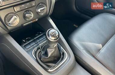 Седан Volkswagen Jetta 2012 в 