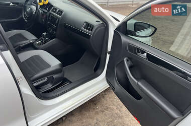 Седан Volkswagen Jetta 2016 в 