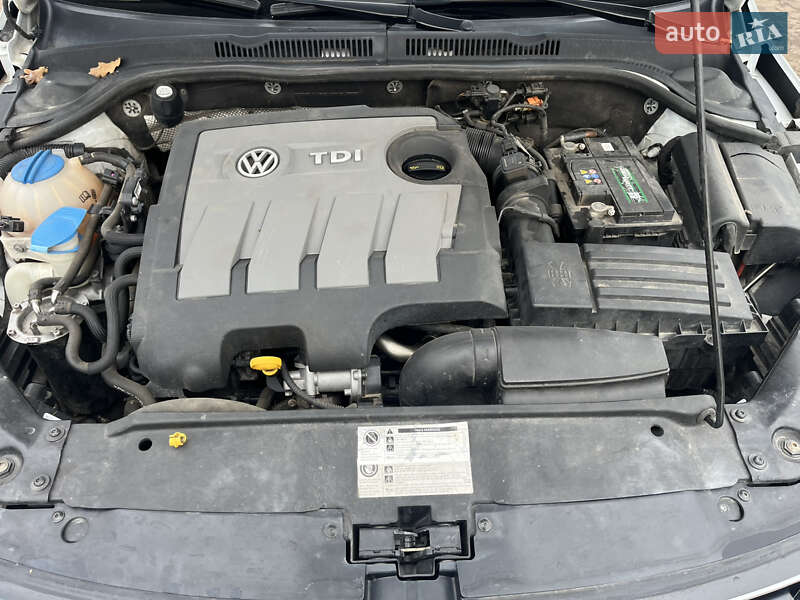 Седан Volkswagen Jetta 2016 в Сумах