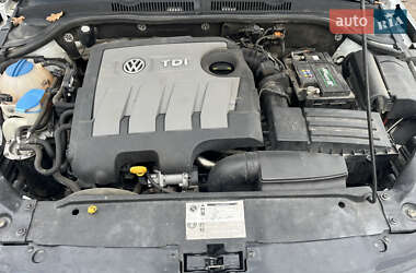 Седан Volkswagen Jetta 2016 в 