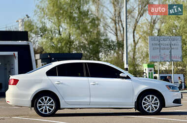Седан Volkswagen Jetta 2014 в 