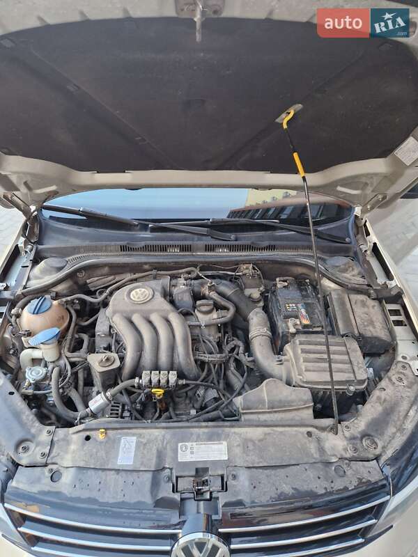 Седан Volkswagen Jetta 2015 в Житомирі