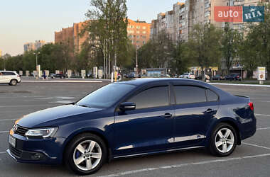 Седан Volkswagen Jetta 2011 в 