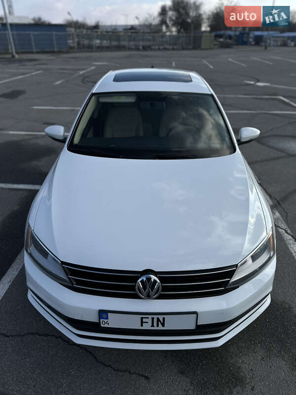 Седан Volkswagen Jetta 2015 в Днепре