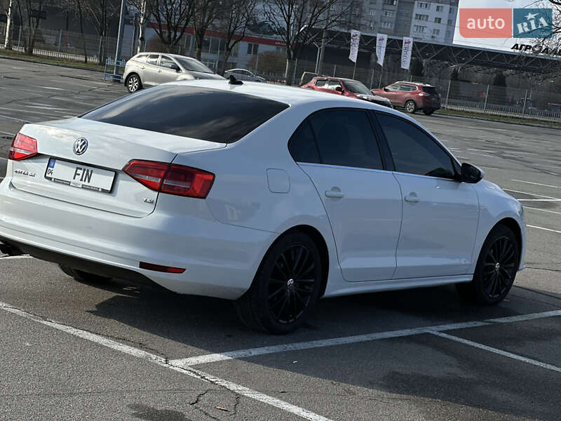 Седан Volkswagen Jetta 2015 в Днепре