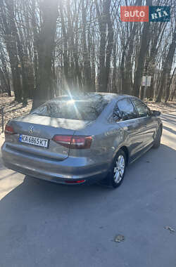 Седан Volkswagen Jetta 2016 в 