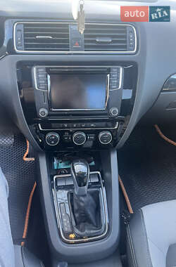 Седан Volkswagen Jetta 2016 в 