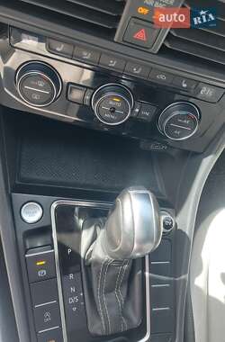 Седан Volkswagen Jetta 2019 в 
