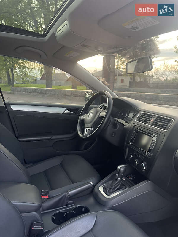 Седан Volkswagen Jetta 2014 в Кролевці