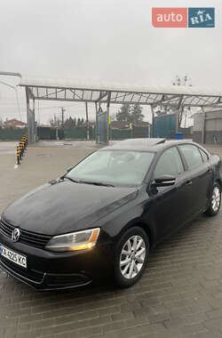 Седан Volkswagen Jetta 2010 в 