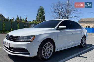 Седан Volkswagen Jetta 2016 в Ужгороді
