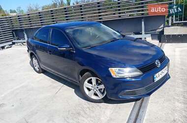 Седан Volkswagen Jetta 2014 в 