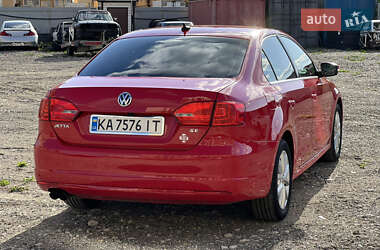 Седан Volkswagen Jetta 2013 в 