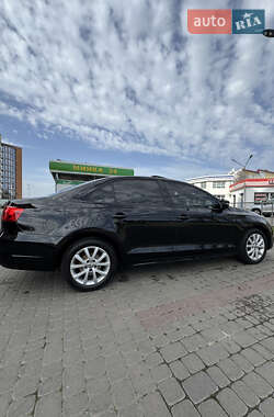 Седан Volkswagen Jetta 2011 в 