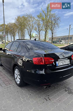 Седан Volkswagen Jetta 2011 в 