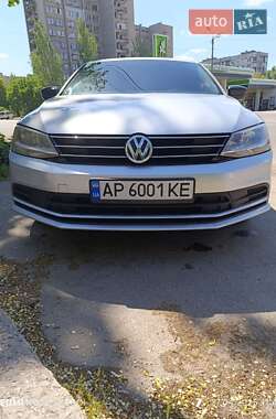 Седан Volkswagen Jetta 2015 в 