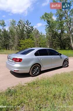 Седан Volkswagen Jetta 2015 в 