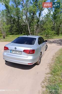 Седан Volkswagen Jetta 2015 в 
