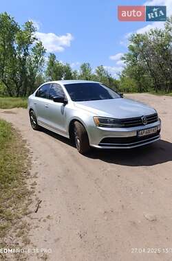 Седан Volkswagen Jetta 2015 в 