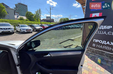 Седан Volkswagen Jetta 2014 в 