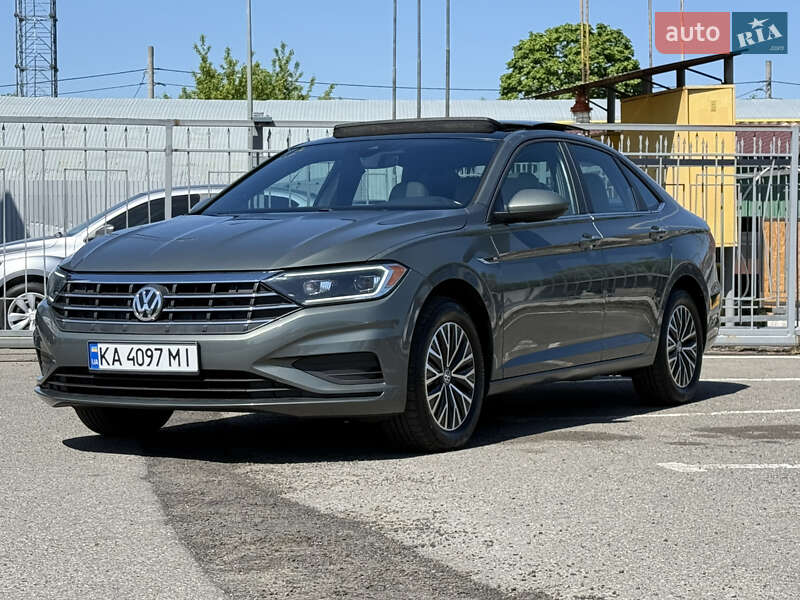 Седан Volkswagen Jetta 2019 в 