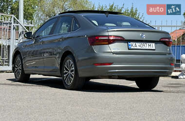 Седан Volkswagen Jetta 2019 в 