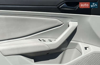 Седан Volkswagen Jetta 2019 в 