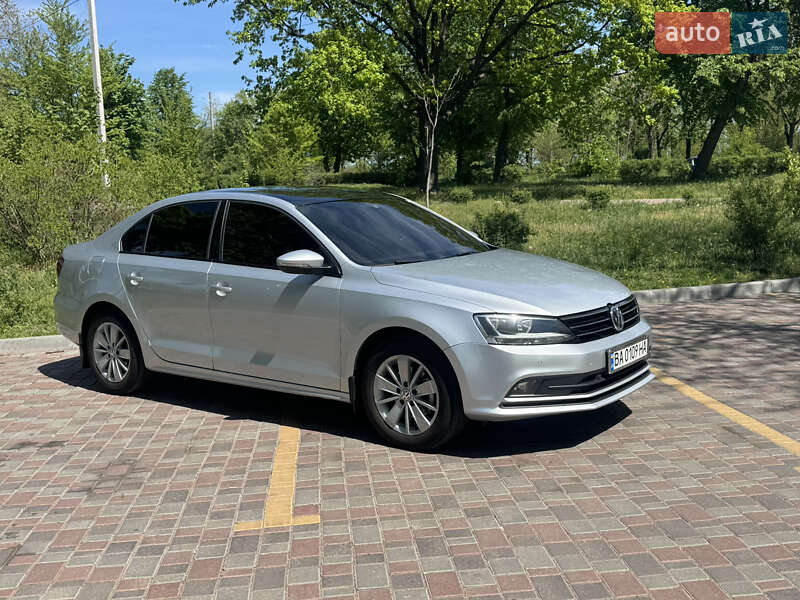 Седан Volkswagen Jetta 2016 в Кропивницькому