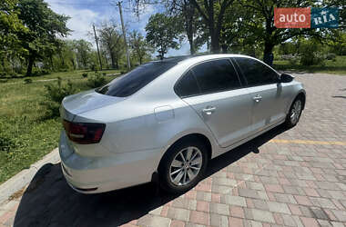 Седан Volkswagen Jetta 2016 в 