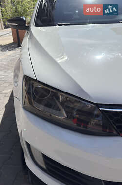 Седан Volkswagen Jetta 2014 в 
