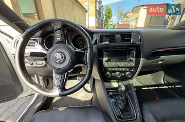 Седан Volkswagen Jetta 2014 в 