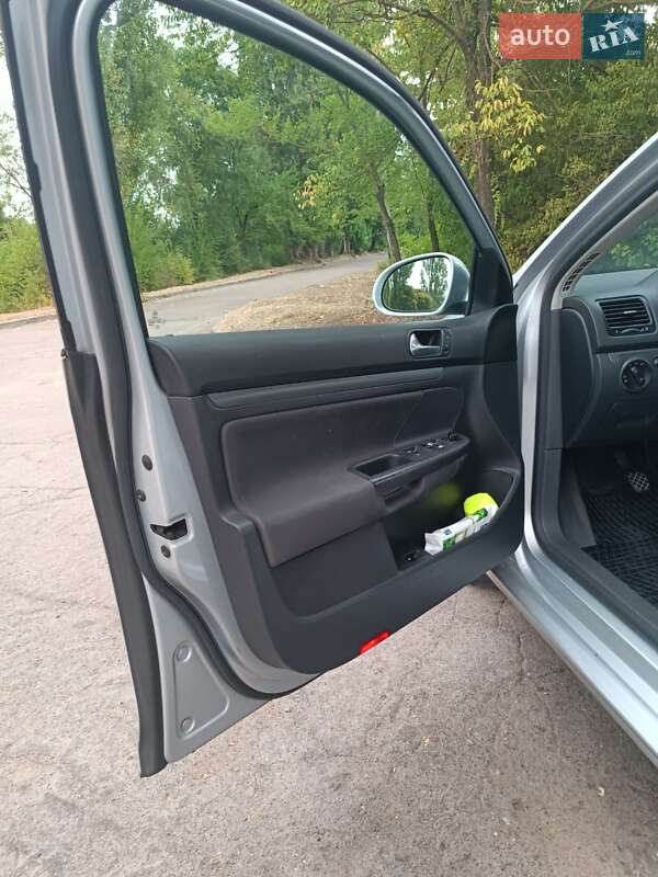 Седан Volkswagen Jetta 2005 в Верхньодніпровську