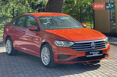 Седан Volkswagen Jetta 2019 в 