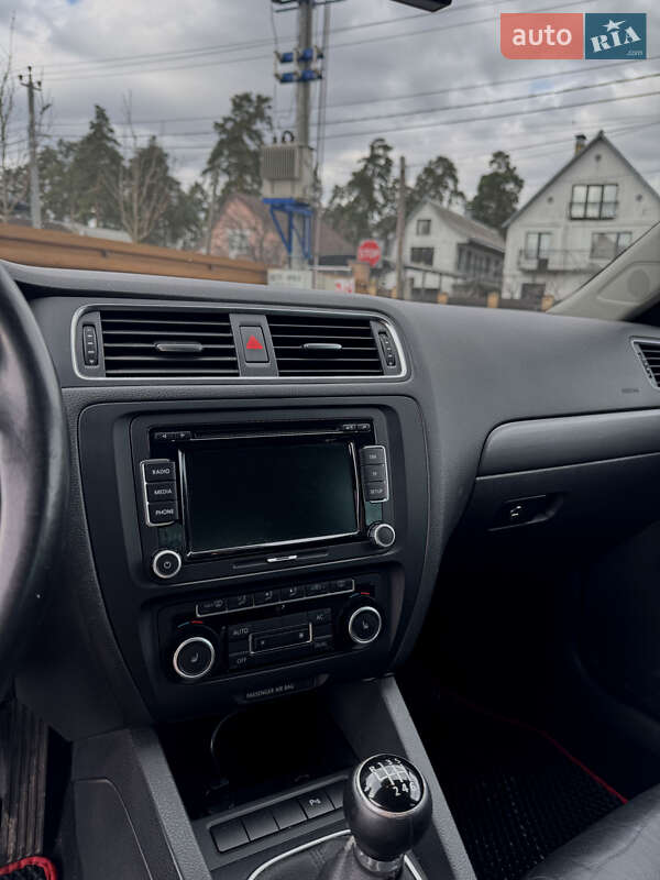 Седан Volkswagen Jetta 2011 в Ирпене