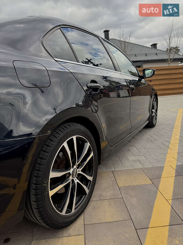 Седан Volkswagen Jetta 2011 в Ирпене