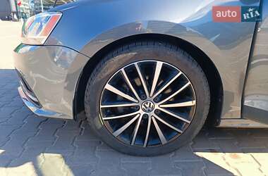 Седан Volkswagen Jetta 2014 в 