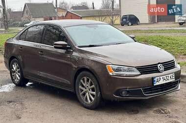 Седан Volkswagen Jetta 2013 в 