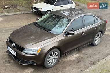Седан Volkswagen Jetta 2013 в 