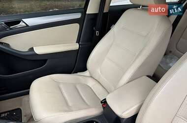 Седан Volkswagen Jetta 2013 в 