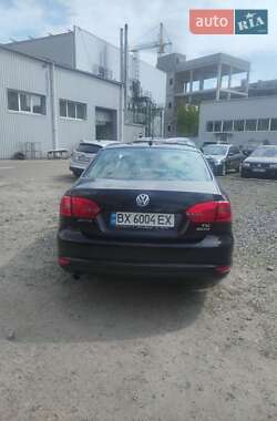 Седан Volkswagen Jetta 2010 в 