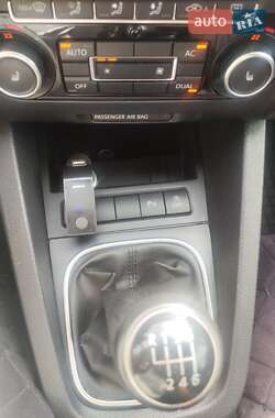 Седан Volkswagen Jetta 2010 в 