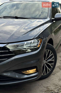 Седан Volkswagen Jetta 2019 в 