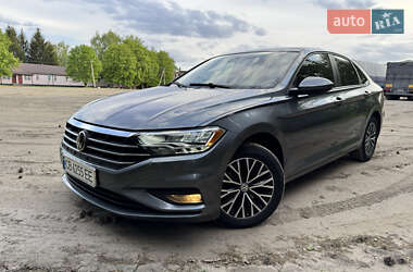 Седан Volkswagen Jetta 2019 в 