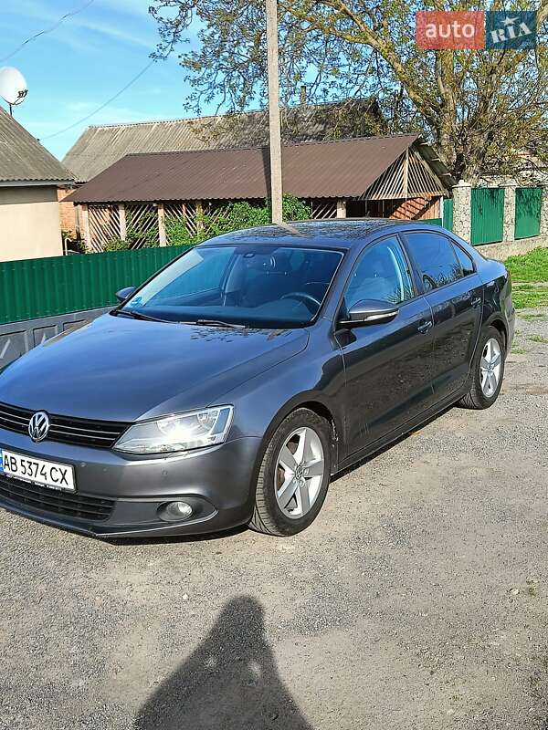 Седан Volkswagen Jetta 2011 в Калиновке