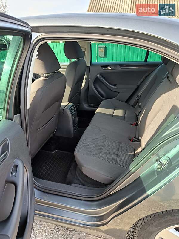 Седан Volkswagen Jetta 2011 в Калиновке