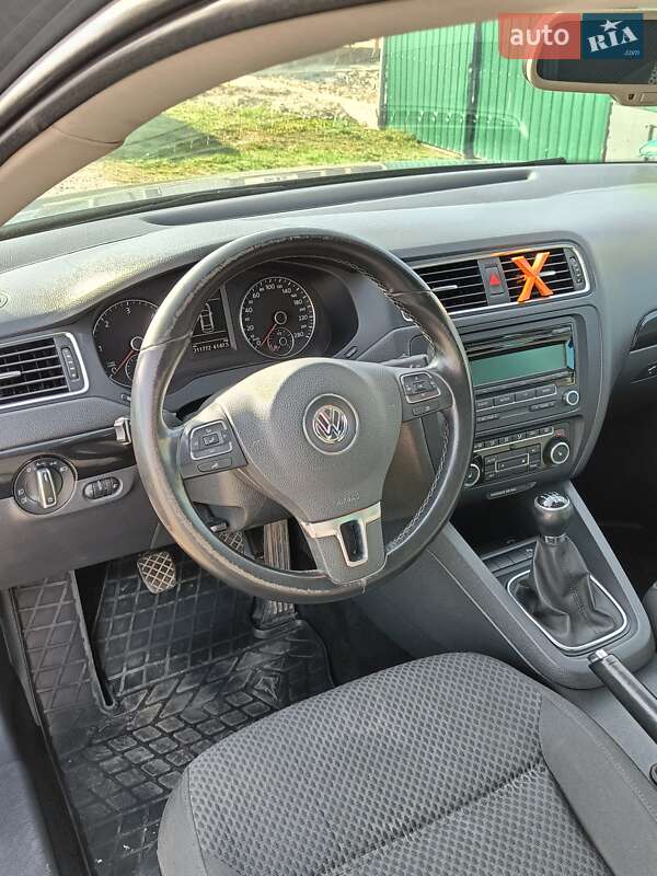 Седан Volkswagen Jetta 2011 в Калиновке